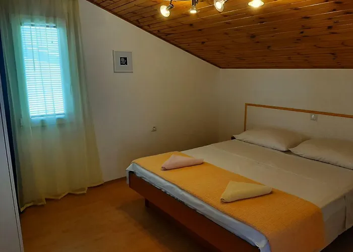 Appartamento Apartmani Ema Pag Town
