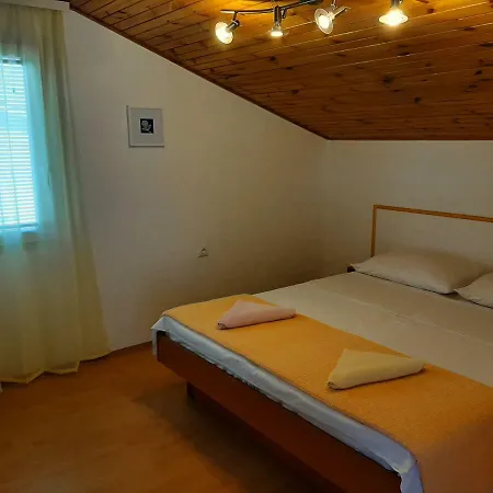 Apartment Ema Pag Town