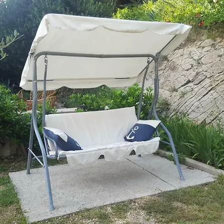 Ema Apartament Pag Town